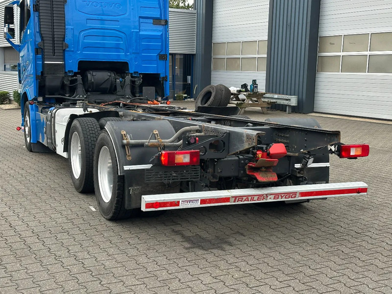 Volvo FH 16.750 6x4 Globe XL Chassis Retarder 3.90 Wb Full Air - Camión chasis: foto 5 Volvo FH 16.750 6x4 Globe XL Chassis Retarder 3.90 Wb Full Air - Camión chasis: foto 5