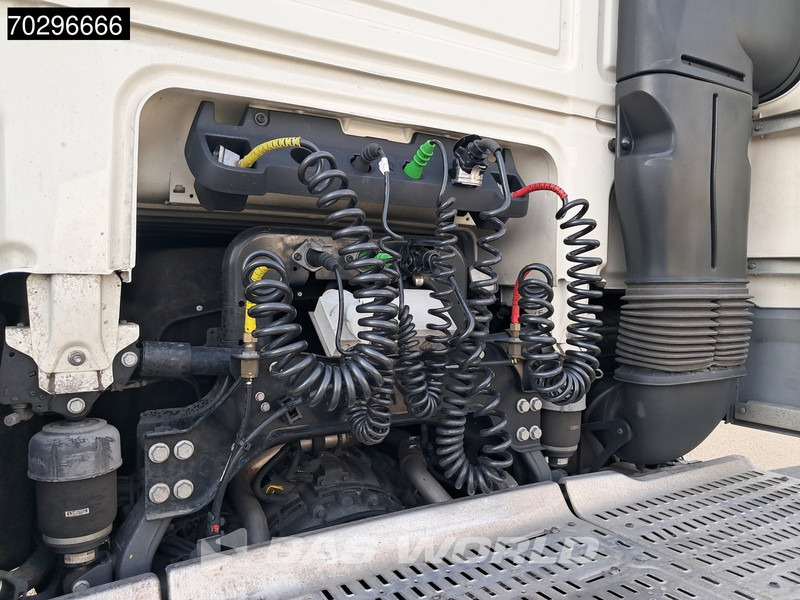 DAF XF 480 4X2 SSC Retarder 2xTanks ACC LED Standklima Euro 6 - Cabeza tractora: foto 3 DAF XF 480 4X2 SSC Retarder 2xTanks ACC LED Standklima Euro 6 - Cabeza tractora: foto 3