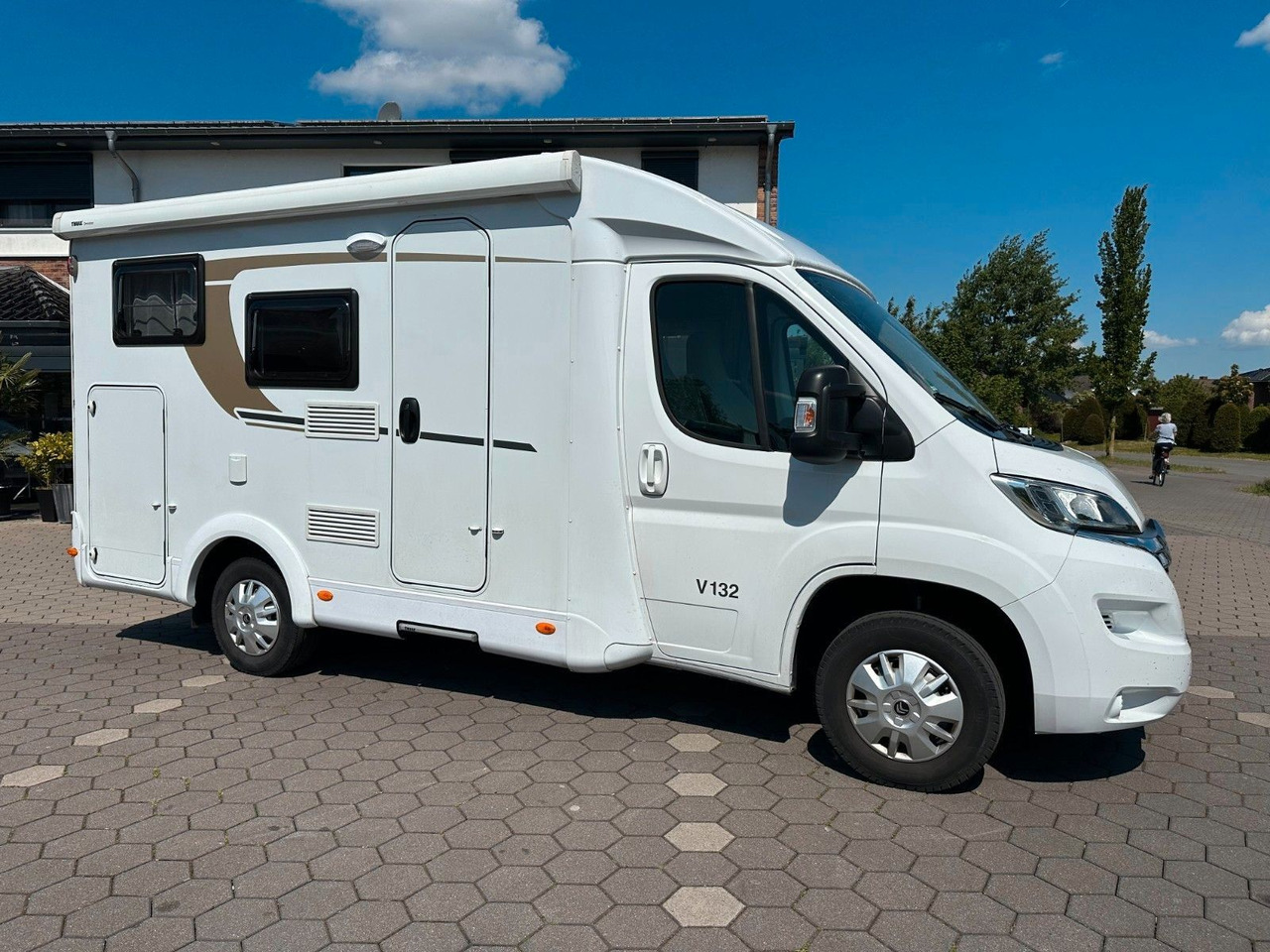 Carado V 132/Festbett/Garage/Klima/Markise/Finanzierung - Autocaravana perfilada: foto 2 Carado V 132/Festbett/Garage/Klima/Markise/Finanzierung - Autocaravana perfilada: foto 2