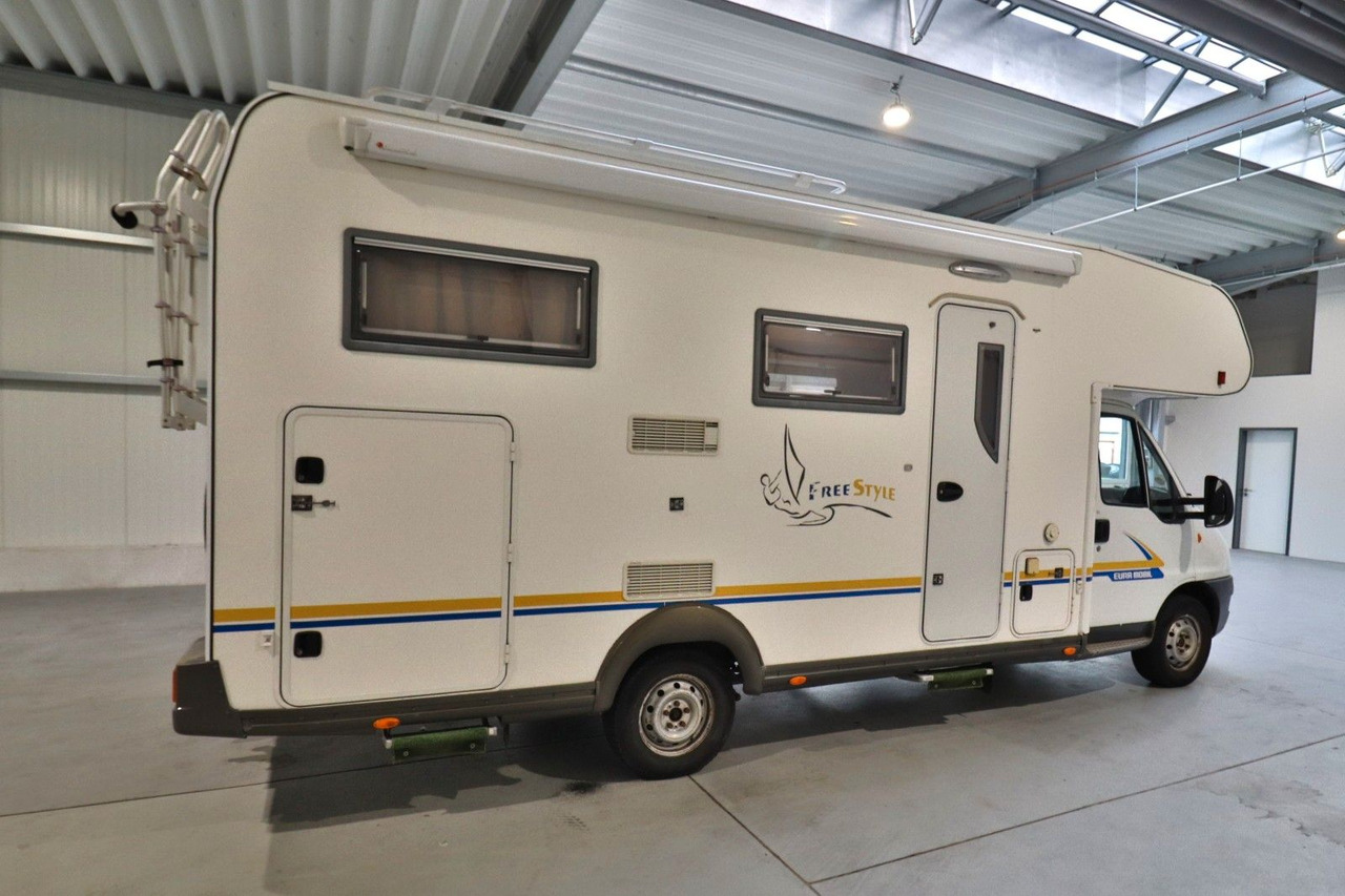 Eura Mobil A 665 HB / Festbett/ Luftfederung - Autocaravana capuchina: foto 4 Eura Mobil A 665 HB / Festbett/ Luftfederung - Autocaravana capuchina: foto 4