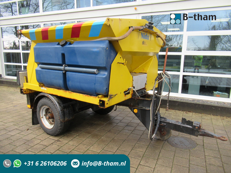 NIDO Stratos B17-18 AWAXN 1.8m3 + 880L Salz streuer Salt Spreader - Esparcidor de sal: foto 1 NIDO Stratos B17-18 AWAXN 1.8m3 + 880L Salz streuer Salt Spreader - Esparcidor de sal: foto 1