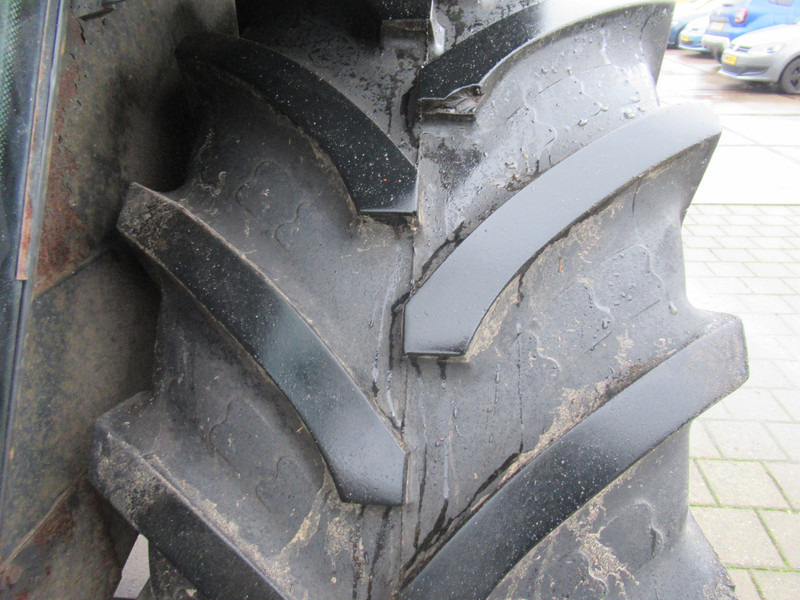 Tractor Valtra 700 4x2 VALMET: foto 17 Tractor Valtra 700 4x2 VALMET: foto 17