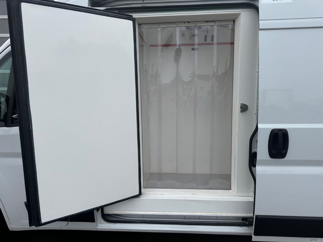 Furgoneta frigorifica Fiat Ducato Isberg Pharma-Kühler -30°C/4°C/22°C: foto 8