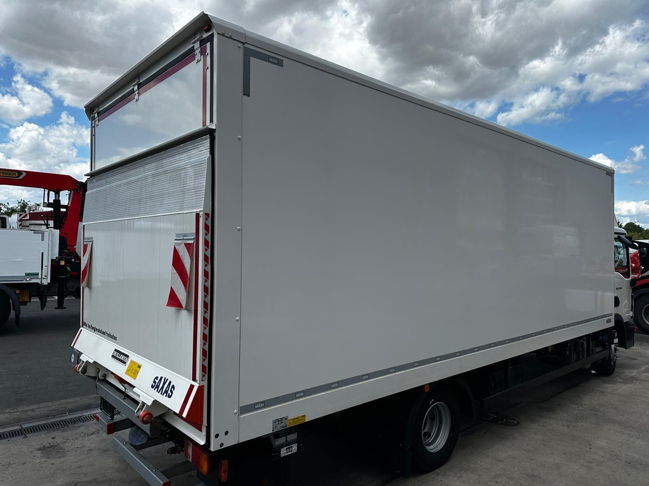 MAN TGL 12.250 /Ladebordwand/Automatik/Ahk - Camión caja cerrada: foto 3 MAN TGL 12.250 /Ladebordwand/Automatik/Ahk - Camión caja cerrada: foto 3