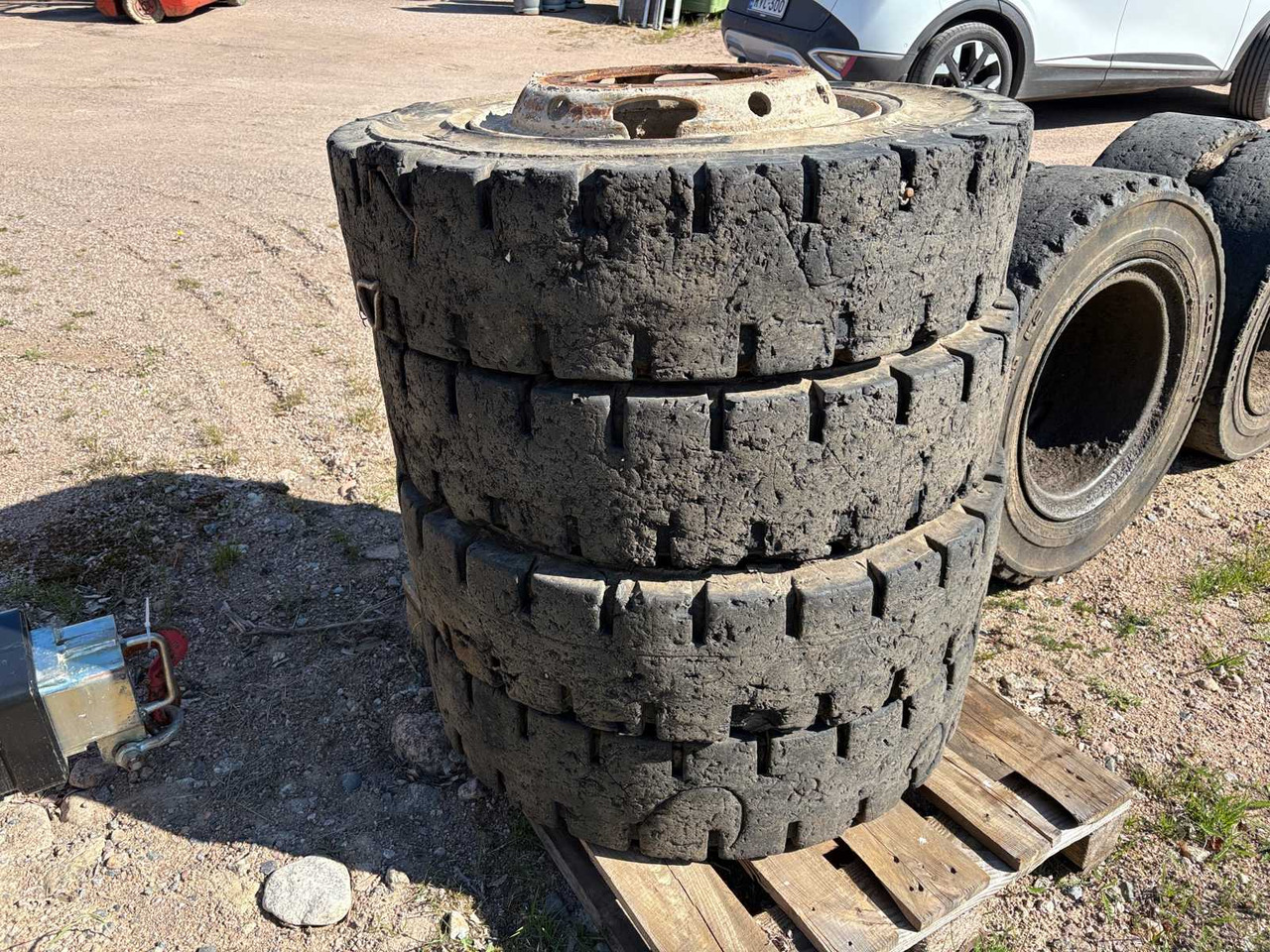 Tires with rims 4pcs 10.00-20 - Neumático para Camión: foto 4 Tires with rims 4pcs 10.00-20 - Neumático para Camión: foto 4