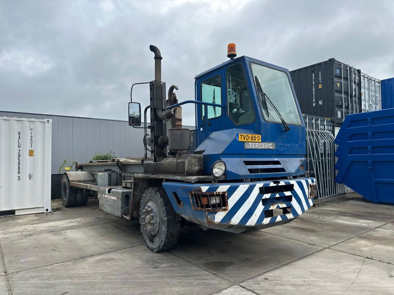 Terberg YT 180 VDL haakarm - Tractor industrial: foto 1 Terberg YT 180 VDL haakarm - Tractor industrial: foto 1