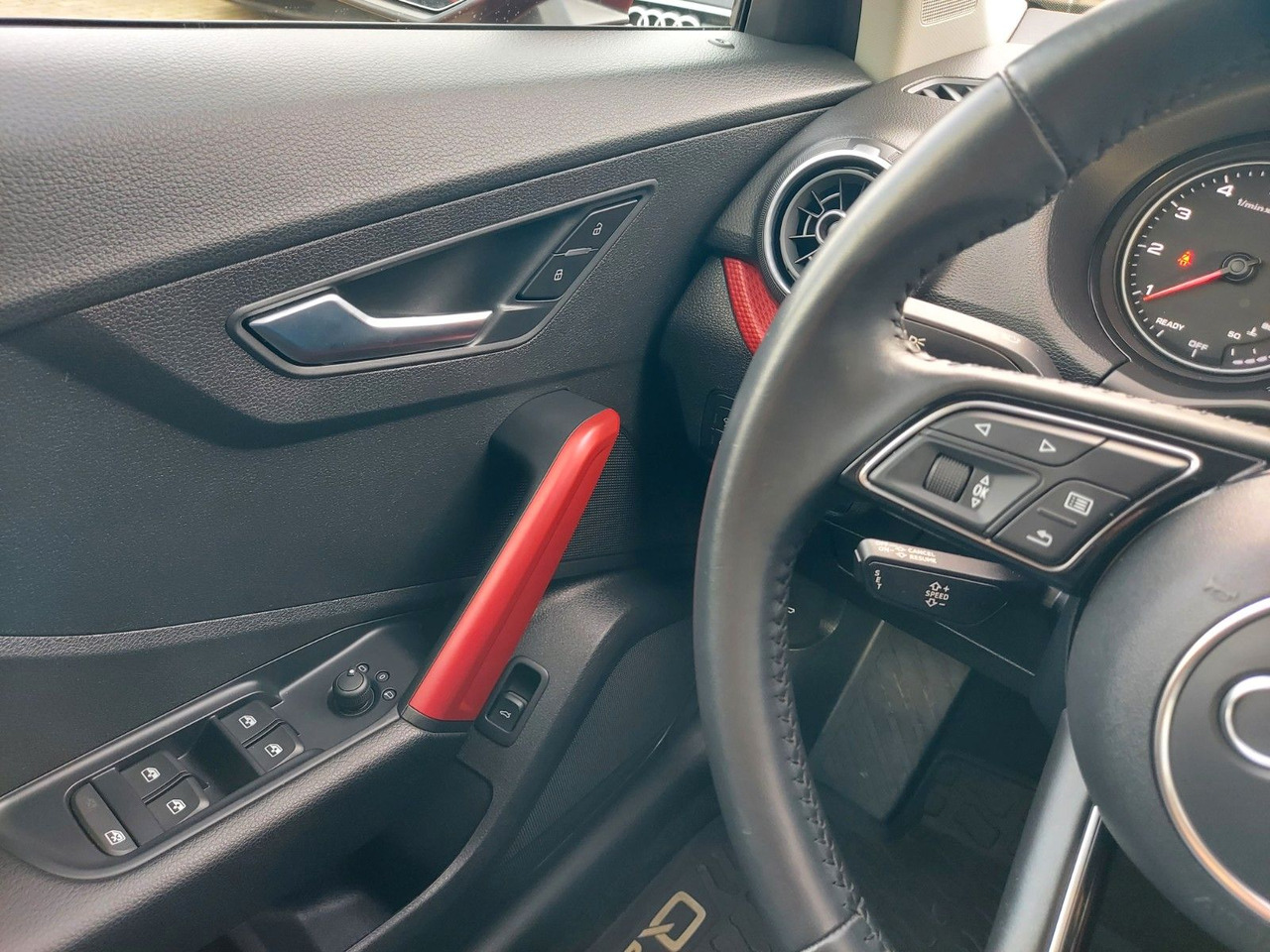 SUV/ Todoterreno Audi Q2 40 TFSI quattro sport LED Leder Kamera AHK: foto 14 SUV/ Todoterreno Audi Q2 40 TFSI quattro sport LED Leder Kamera AHK: foto 14