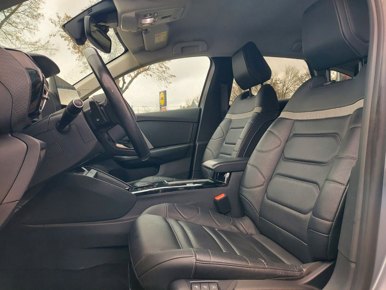 SUV/ Todoterreno Citroën C4 Lim. Shine Automatik Leder Navi LED uvm.: foto 9 SUV/ Todoterreno Citroën C4 Lim. Shine Automatik Leder Navi LED uvm.: foto 9