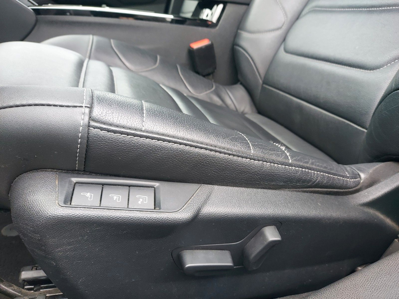 SUV/ Todoterreno Citroën C4 Lim. Shine Automatik Leder Navi LED uvm.: foto 10 SUV/ Todoterreno Citroën C4 Lim. Shine Automatik Leder Navi LED uvm.: foto 10