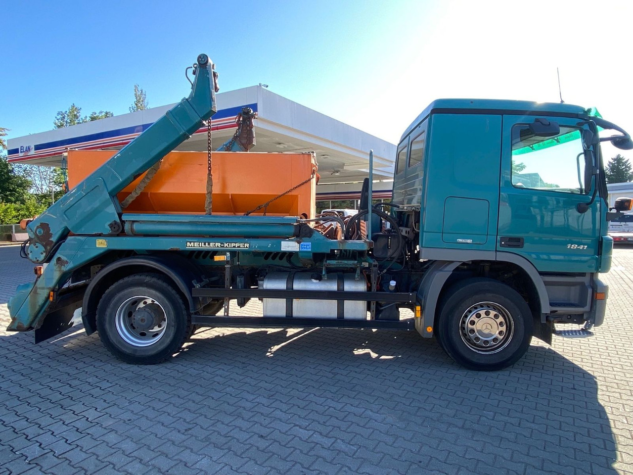 Mercedes-Benz Actros 2/3 6-Zyl. 1841 MEILER ABSATZKIPP. WINTER - Camión volquete: foto 3 Mercedes-Benz Actros 2/3 6-Zyl. 1841 MEILER ABSATZKIPP. WINTER - Camión volquete: foto 3