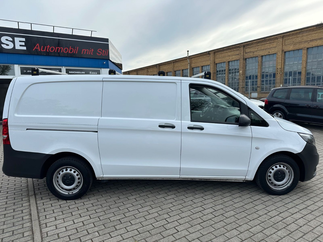 Mercedes-Benz Vito Kasten 110 WORKER PLUS Lang KLIMA TEMPO - Furgoneta de pasajeros: foto 3 Mercedes-Benz Vito Kasten 110 WORKER PLUS Lang KLIMA TEMPO - Furgoneta de pasajeros: foto 3