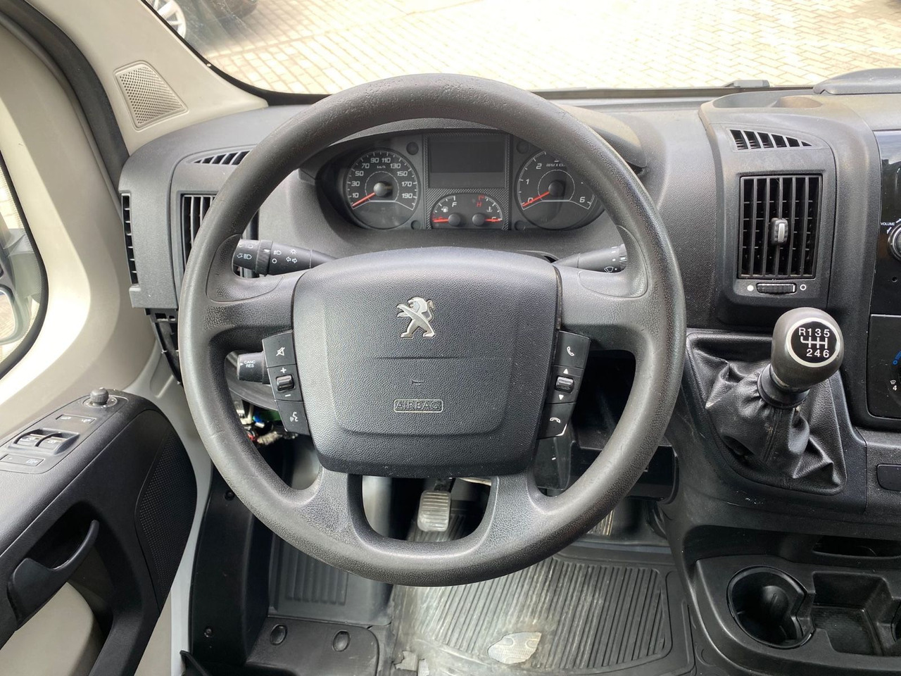 Furgoneta de pasajeros Peugeot Boxer Kasten Hochraum 435 L4H2 Komfort Plus Blue: foto 22