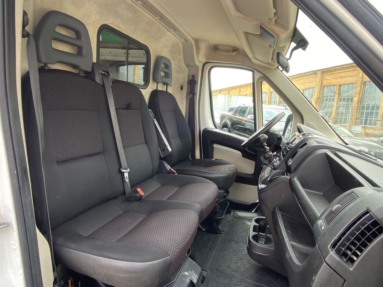 Furgoneta de pasajeros Peugeot Boxer Kasten Hochraum 435 L4H2 Komfort Plus Blue: foto 6