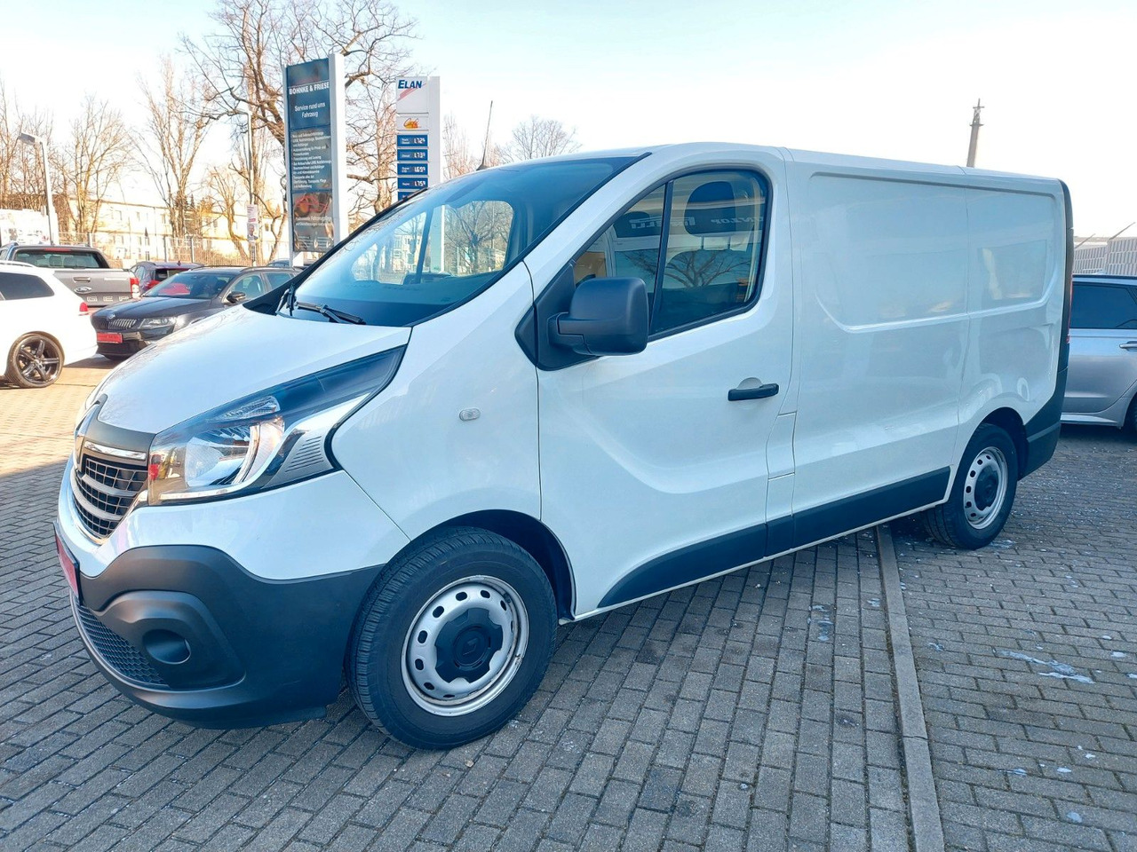 Renault Trafic Kasten L1H1 2,8t Komfort Klima Navi Tempo Renault Trafic Kasten L1H1 2,8t Komfort Klima Navi Tempo - Minibús, Furgoneta de pasajeros: foto 1 Renault Trafic Kasten L1H1 2,8t Komfort Klima Navi Tempo Renault Trafic Kasten L1H1 2,8t Komfort Klima Navi Tempo - Minibús, Furgoneta de pasajeros: foto 1