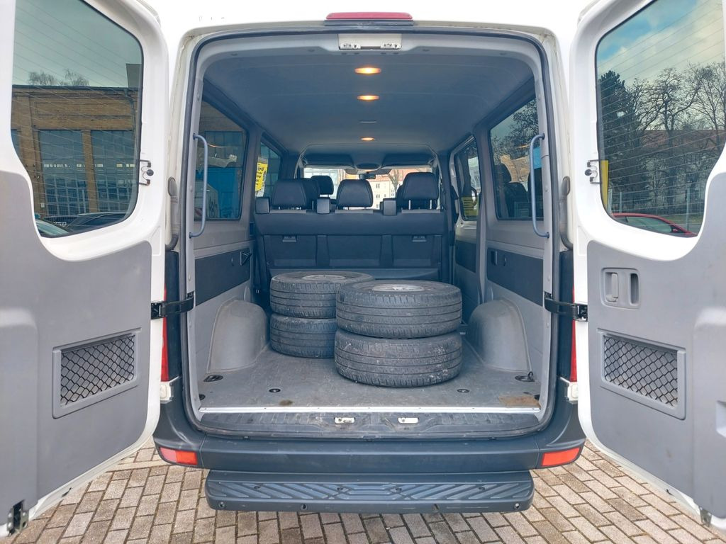 Volkswagen Crafter Kombi 35 mittel L2H1 8SITZER KLIMAA. TÜV - Minibús, Furgoneta de pasajeros: foto 3 Volkswagen Crafter Kombi 35 mittel L2H1 8SITZER KLIMAA. TÜV - Minibús, Furgoneta de pasajeros: foto 3