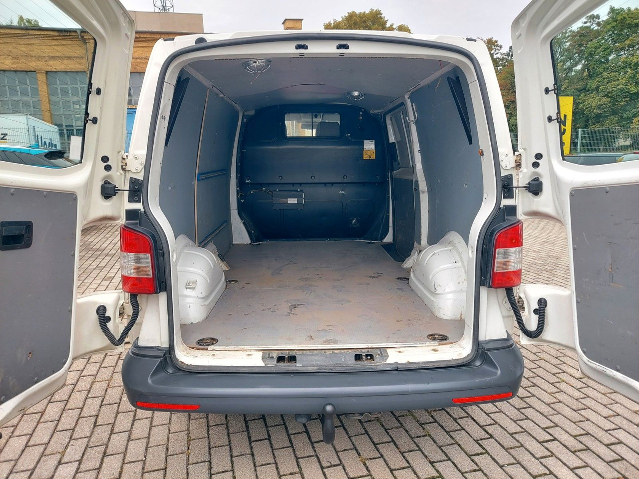 Leasing de  Volkswagen T5 Transporter Kasten Kombi lang Klima AHK Volkswagen T5 Transporter Kasten Kombi lang Klima AHK: foto 7