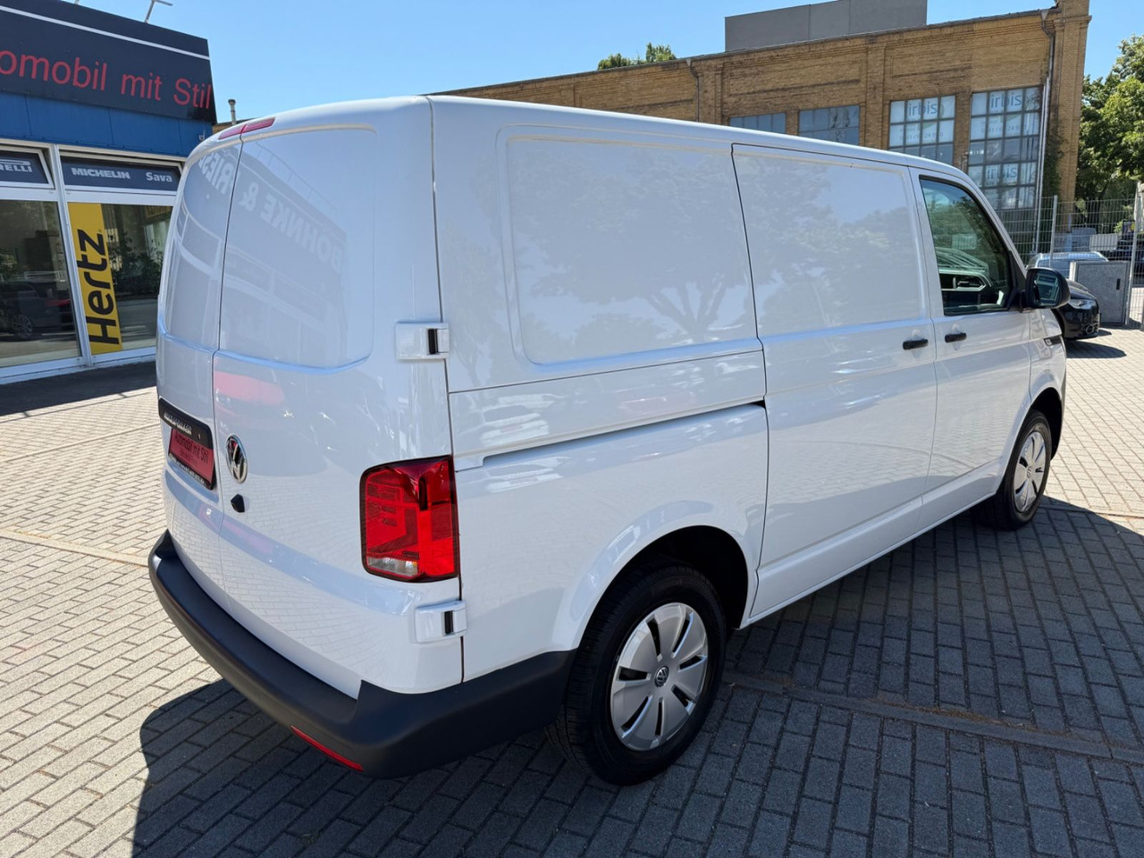 Volkswagen T6 Transporter KAMERA REGAL EINBAUTEN KLIMA - Furgoneta de pasajeros: foto 4 Volkswagen T6 Transporter KAMERA REGAL EINBAUTEN KLIMA - Furgoneta de pasajeros: foto 4