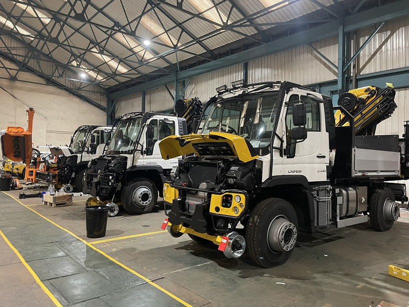 UNIMOG Unimog 423, 4x4, Mercedes Benz, Hiab - Camión grúa: foto 2 UNIMOG Unimog 423, 4x4, Mercedes Benz, Hiab - Camión grúa: foto 2