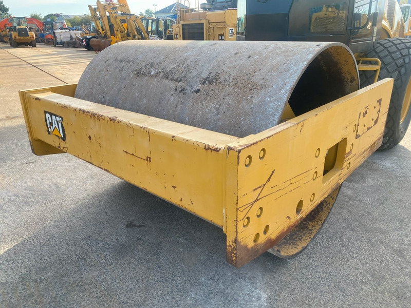 Rodillo Caterpillar CS64B NVT: foto 10