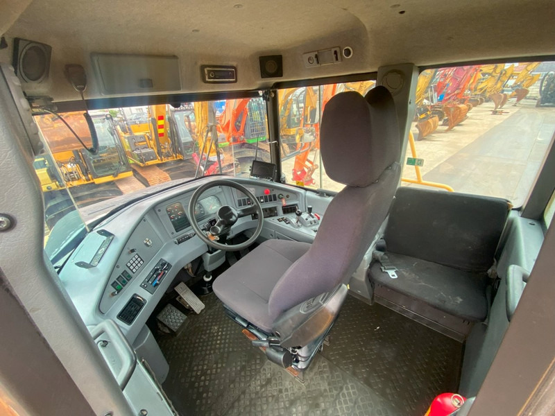 Volvo A30D 6x6 dumper articulated hauler NVT - Dúmper: foto 4 Volvo A30D 6x6 dumper articulated hauler NVT - Dúmper: foto 4