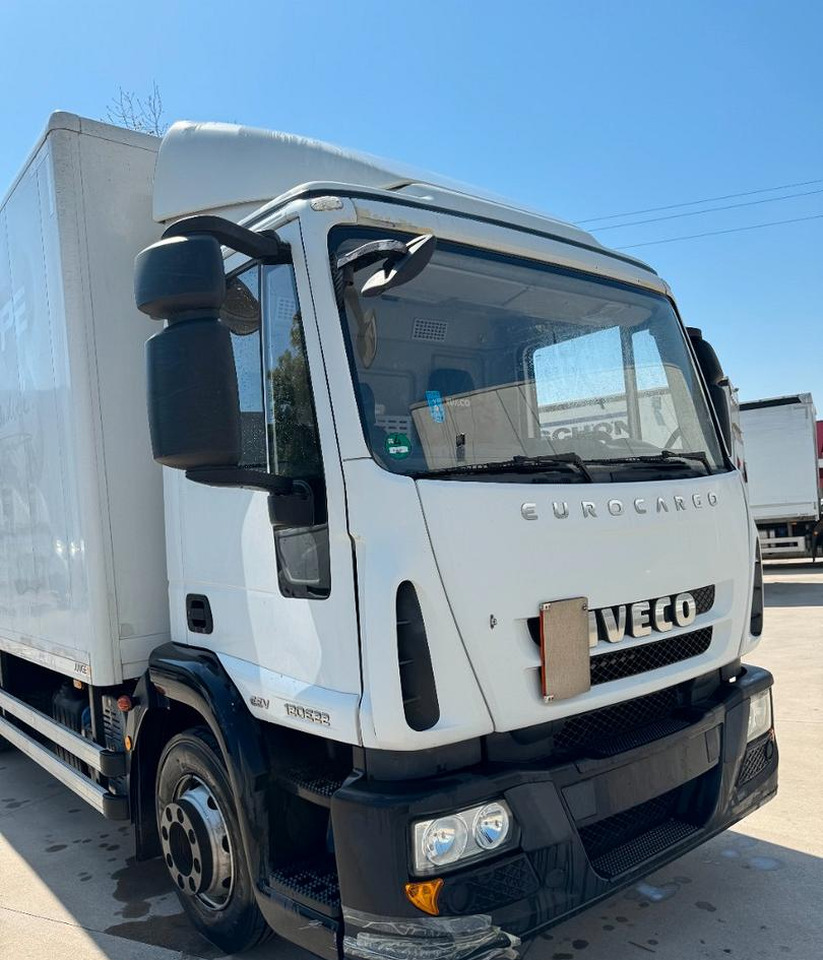 Iveco - Camión caja cerrada: foto 2 Iveco - Camión caja cerrada: foto 2