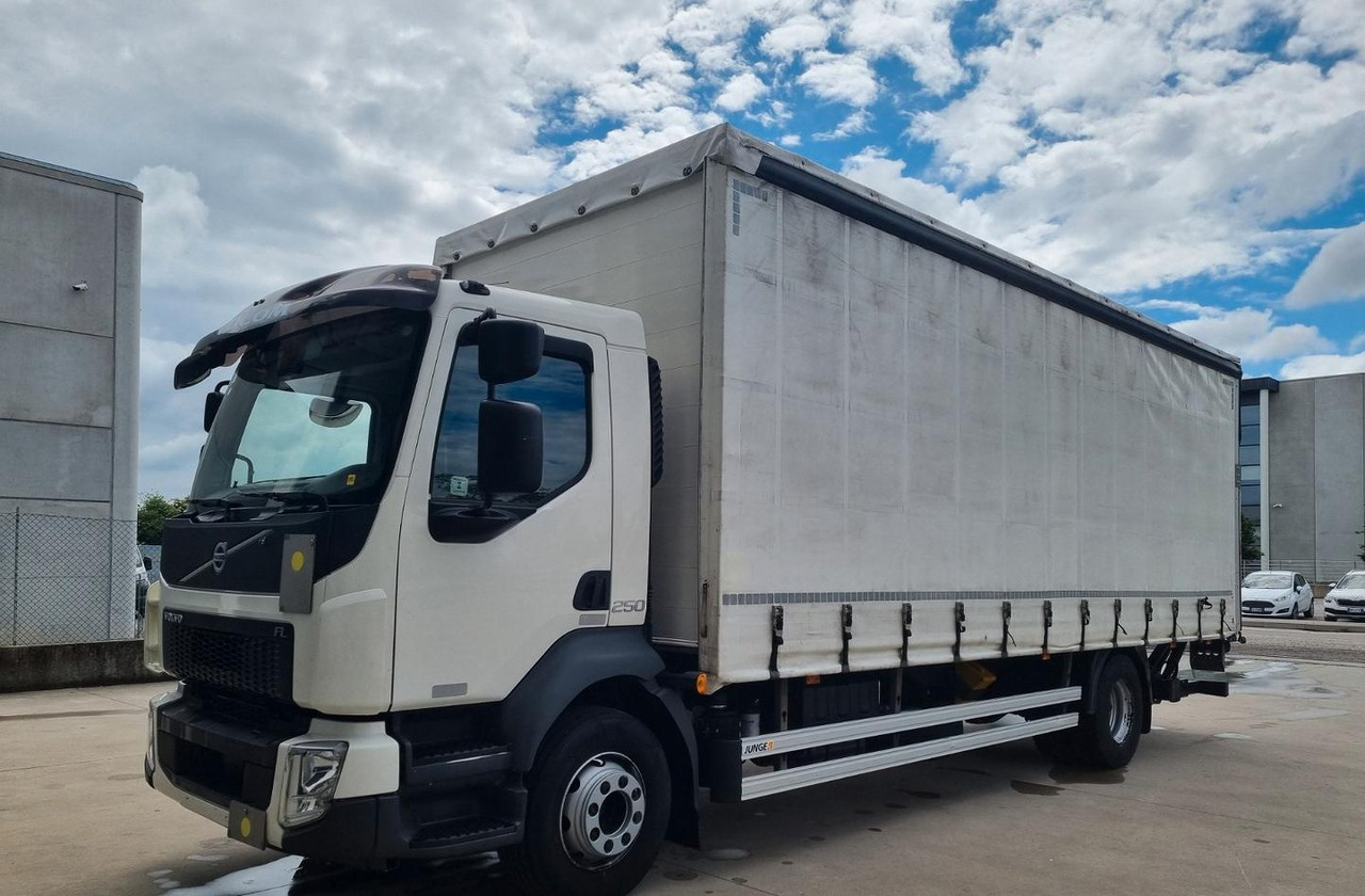 Volvo fl 250 euro 6 copri/scopri sponda - Camión lona: foto 1 Volvo fl 250 euro 6 copri/scopri sponda - Camión lona: foto 1