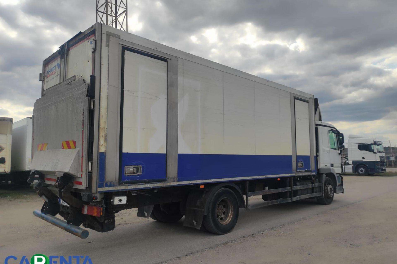 Mercedes-Benz ACTROS 1832 - Camión frigorífico: foto 4 Mercedes-Benz ACTROS 1832 - Camión frigorífico: foto 4