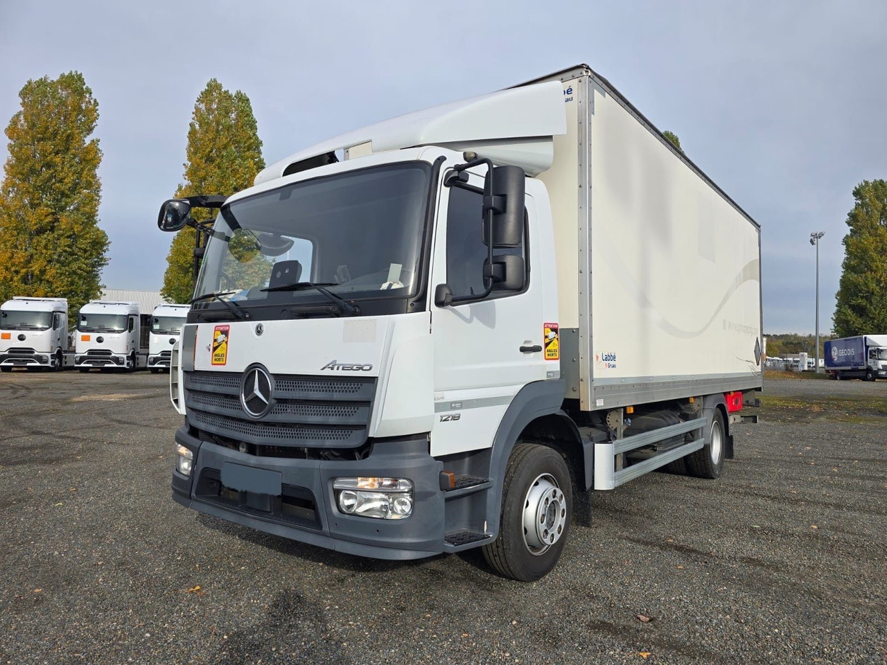 Mercedes-Benz Atego 1218 4x2 Koffer/FULL-ADR/EXIII/LBW/AC/EU6d - Camión caja cerrada: foto 2 Mercedes-Benz Atego 1218 4x2 Koffer/FULL-ADR/EXIII/LBW/AC/EU6d - Camión caja cerrada: foto 2