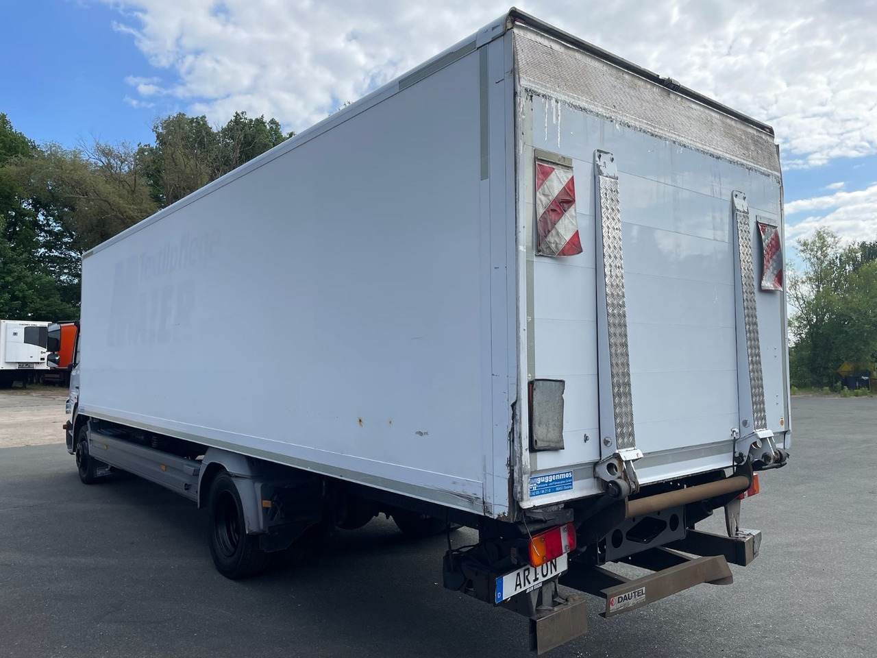 Mercedes-Benz Atego 2 1222 4x2 Koffer/LBW/DAUTEL/8,25m/AC/EU5 - Camión caja cerrada: foto 4 Mercedes-Benz Atego 2 1222 4x2 Koffer/LBW/DAUTEL/8,25m/AC/EU5 - Camión caja cerrada: foto 4