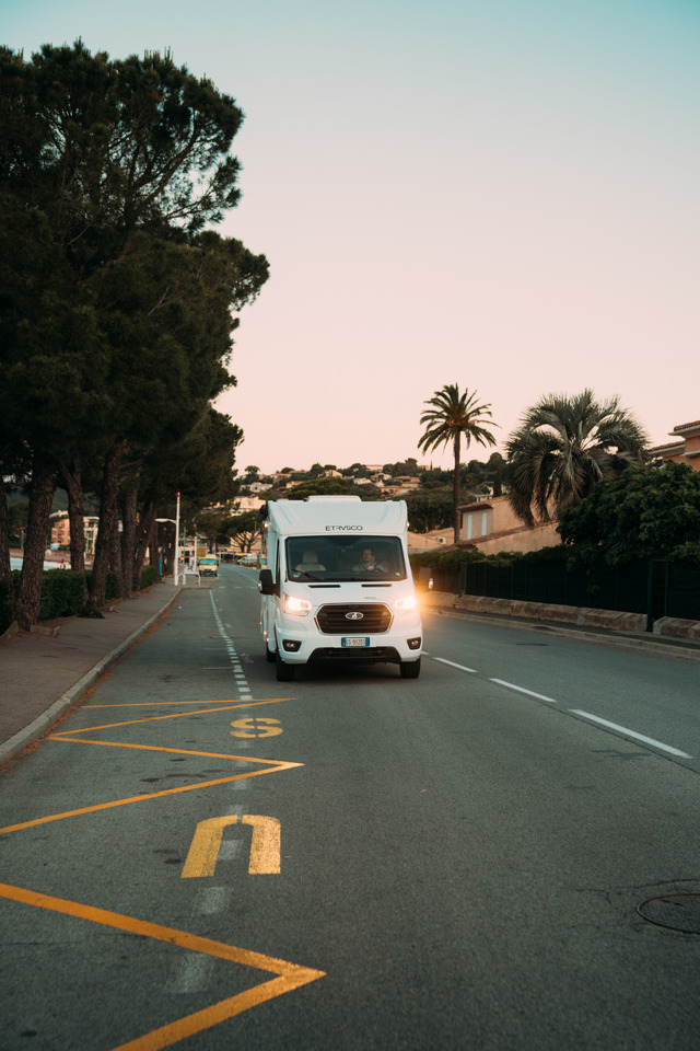 ETRUSCO Etrusco V 6.8 SCF - Autocaravana: foto 3 ETRUSCO Etrusco V 6.8 SCF - Autocaravana: foto 3