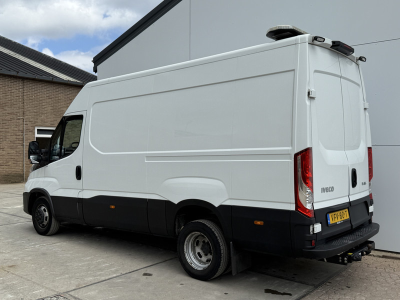Iveco Daily 35C18 3.0 L2H2 Airco Cruise Control 3,5 Tons Trekhaak 5-26 APK Lucht geveerde stoel - Furgoneta pequeña: foto 2 Iveco Daily 35C18 3.0 L2H2 Airco Cruise Control 3,5 Tons Trekhaak 5-26 APK Lucht geveerde stoel - Furgoneta pequeña: foto 2