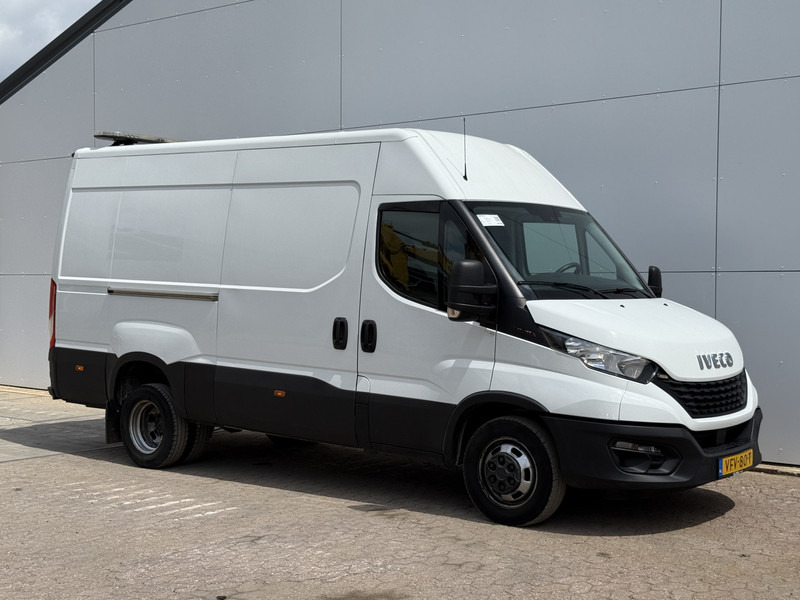 Iveco Daily 35C18 3.0 L2H2 Airco Cruise Control 3,5 Tons Trekhaak 5-26 APK Lucht geveerde stoel - Furgoneta pequeña: foto 4 Iveco Daily 35C18 3.0 L2H2 Airco Cruise Control 3,5 Tons Trekhaak 5-26 APK Lucht geveerde stoel - Furgoneta pequeña: foto 4