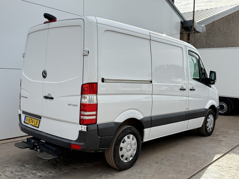 Mercedes-Benz Sprinter 311 2.1 CDI Automaat L2H1 Climate Control Cruise Control Camera trekhaak en lucht geveerde stoel - Furgón: foto 3 Mercedes-Benz Sprinter 311 2.1 CDI Automaat L2H1 Climate Control Cruise Control Camera trekhaak en lucht geveerde stoel - Furgón: foto 3