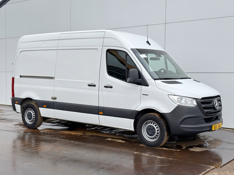 Mercedes-Benz eSprinter 112 L2H2 100% Elektrisch 55kWh 168km WLTP 80kw Snelladen Climate Control Camera Stoelverwarming - Furgón, Furgoneta eléctrica: foto 4 Mercedes-Benz eSprinter 112 L2H2 100% Elektrisch 55kWh 168km WLTP 80kw Snelladen Climate Control Camera Stoelverwarming - Furgón, Furgoneta eléctrica: foto 4