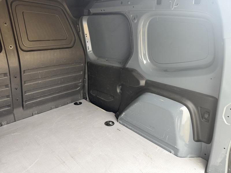 Furgoneta pequeña Nissan Townstar N-Connecta 1.3 130PK **Benzine** L1H1 Airco Carplay Cruise Control Trekhaak Keyless Start Stoelverwarming Parkeersensoren voor achter: foto 16 Furgoneta pequeña Nissan Townstar N-Connecta 1.3 130PK **Benzine** L1H1 Airco Carplay Cruise Control Trekhaak Keyless Start Stoelverwarming Parkeersensoren voor achter: foto 16