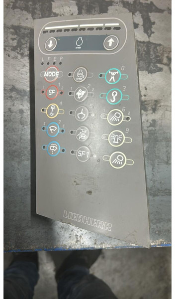 Liebherr - Salpicadero: foto 1 Liebherr - Salpicadero: foto 1