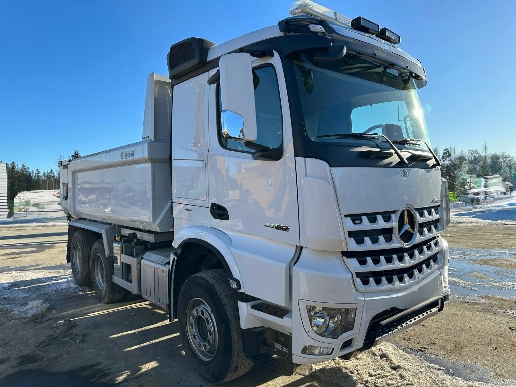 Mercedes-Benz Arocs 2658 - Camión volquete: foto 3 Mercedes-Benz Arocs 2658 - Camión volquete: foto 3