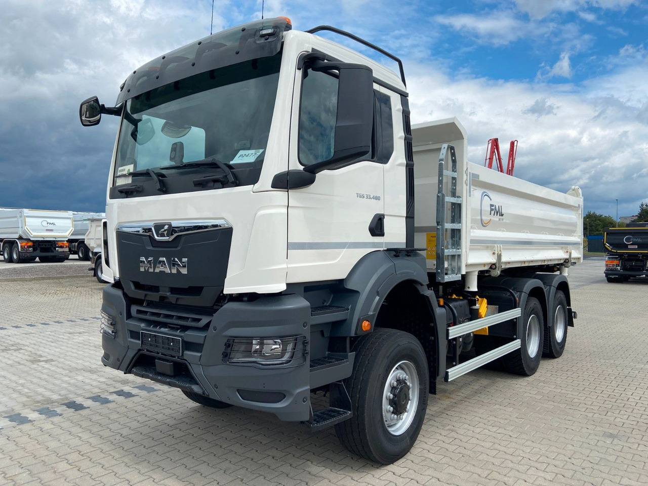 MAN TGS 33.480 6X6 FML Dreiseitenkipper - Camión volquete: foto 2 MAN TGS 33.480 6X6 FML Dreiseitenkipper - Camión volquete: foto 2