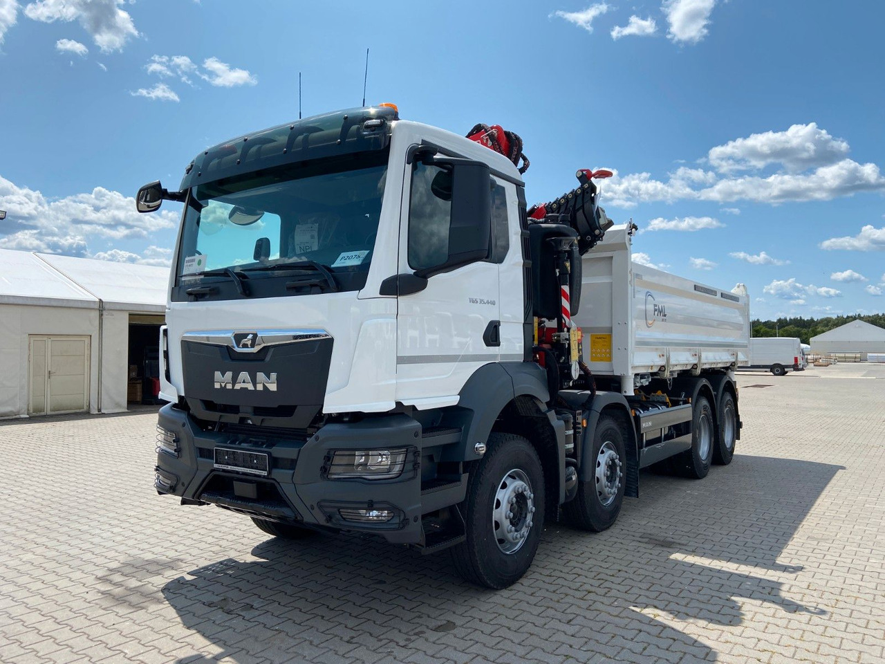 MAN TGS 35.440 DREISEITENKIPPER MIT FASSI F275.026 - Camión volquete, Camión grúa: foto 3 MAN TGS 35.440 DREISEITENKIPPER MIT FASSI F275.026 - Camión volquete, Camión grúa: foto 3