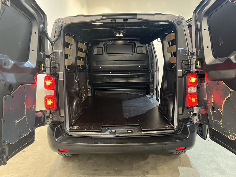 Citroën Jumpy 2.0 BlueHDI L2 120 PK / Euro 6 / Airco / Cruise Control / CarPlay / PDC / Navigatie / 3-Zits - Furgoneta pequeña: foto 5 Citroën Jumpy 2.0 BlueHDI L2 120 PK / Euro 6 / Airco / Cruise Control / CarPlay / PDC / Navigatie / 3-Zits - Furgoneta pequeña: foto 5