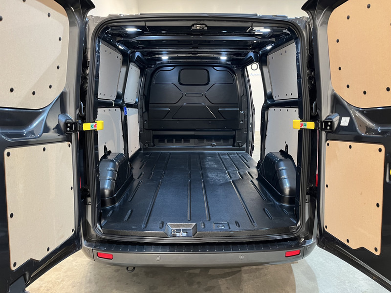 Ford Transit Custom 2.0 TDCI L2H1 Limited 130 PK / Euro 6 / Airco / Cruise Control / CarPlay / PDC / Navigatie / 3-Zits / 16.200 KM !! / BPM VRIJ !! - Furgoneta pequeña: foto 5 Ford Transit Custom 2.0 TDCI L2H1 Limited 130 PK / Euro 6 / Airco / Cruise Control / CarPlay / PDC / Navigatie / 3-Zits / 16.200 KM !! / BPM VRIJ !! - Furgoneta pequeña: foto 5