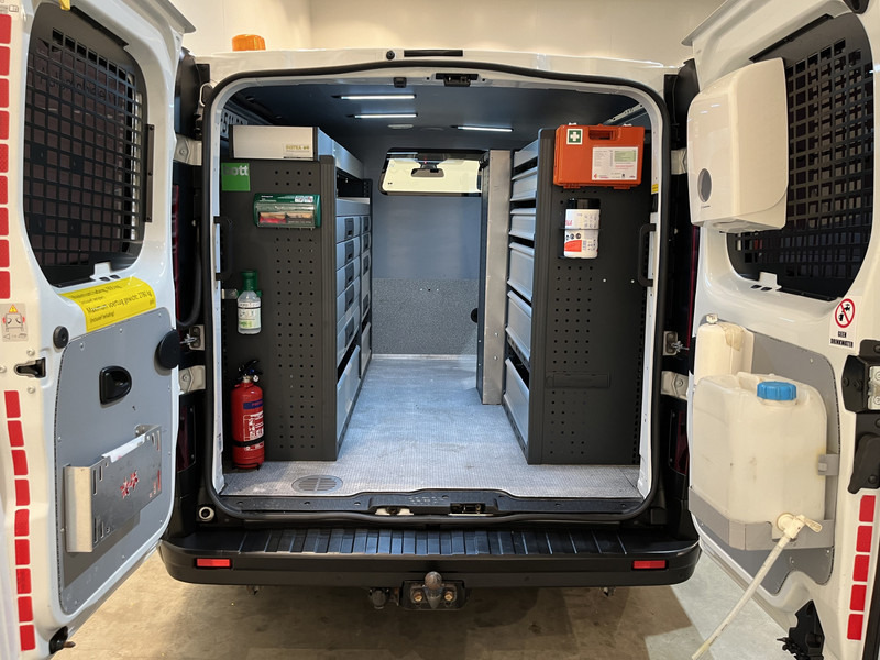 Renault Trafic 1.6 dCi T27 L1H1 Servicebus / Bott Inrichting / Euro 6 / 220V. / Airco / Cruise Control / Camera / Trekhaak - Furgoneta pequeña: foto 4 Renault Trafic 1.6 dCi T27 L1H1 Servicebus / Bott Inrichting / Euro 6 / 220V. / Airco / Cruise Control / Camera / Trekhaak - Furgoneta pequeña: foto 4