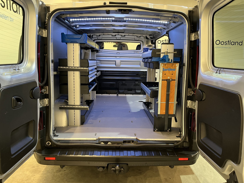 Renault Trafic 2.0 dCi L1H1 170 PK Automaat Servicebus / Sortimo Inrichting / Euro 6 / Airco / Cruise Control / Camera / Trekhaak / 3-Zits / - Furgoneta pequeña: foto 4 Renault Trafic 2.0 dCi L1H1 170 PK Automaat Servicebus / Sortimo Inrichting / Euro 6 / Airco / Cruise Control / Camera / Trekhaak / 3-Zits / - Furgoneta pequeña: foto 4