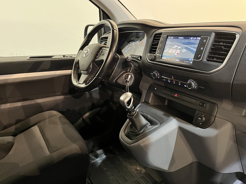 Toyota ProAce Worker 2.0 D-4D Creator Long 123 PK L3 DC Dubbel Cabine / Euro 6 / Airco / Cruise Control / Camera / Trekhaak / Navigatie / BPM VRIJ !! - Furgoneta pequeña, Furgoneta combi: foto 3 Toyota ProAce Worker 2.0 D-4D Creator Long 123 PK L3 DC Dubbel Cabine / Euro 6 / Airco / Cruise Control / Camera / Trekhaak / Navigatie / BPM VRIJ !! - Furgoneta pequeña, Furgoneta combi: foto 3
