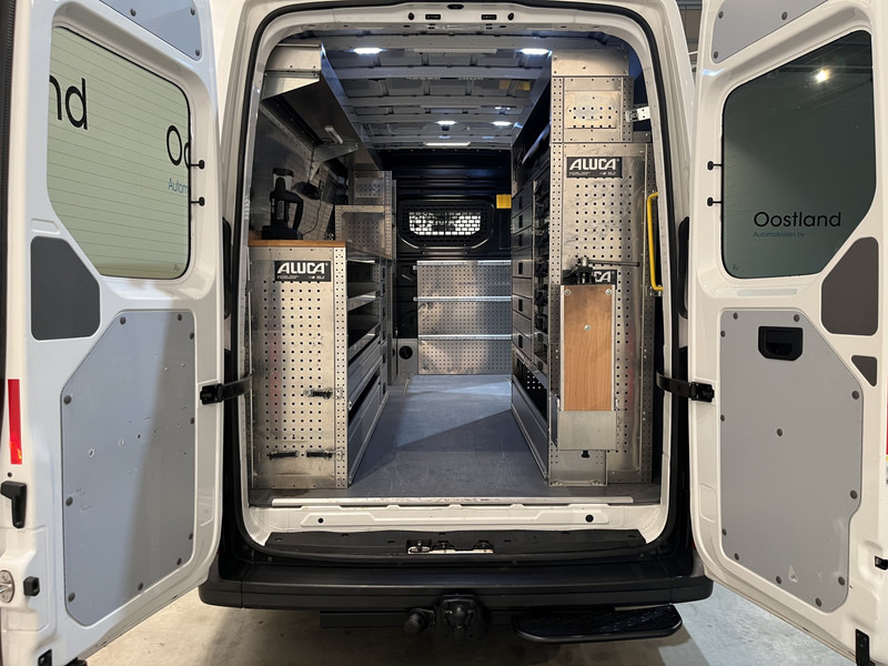 Volkswagen Crafter 35 2.0 TDI L3H3 140 PK RWD Servicebus / Aluca Inrichting / Euro 6 / Trekhaak 3000 KG / Airco / Camera / Navigatie / CarPlay - Furgón: foto 4 Volkswagen Crafter 35 2.0 TDI L3H3 140 PK RWD Servicebus / Aluca Inrichting / Euro 6 / Trekhaak 3000 KG / Airco / Camera / Navigatie / CarPlay - Furgón: foto 4