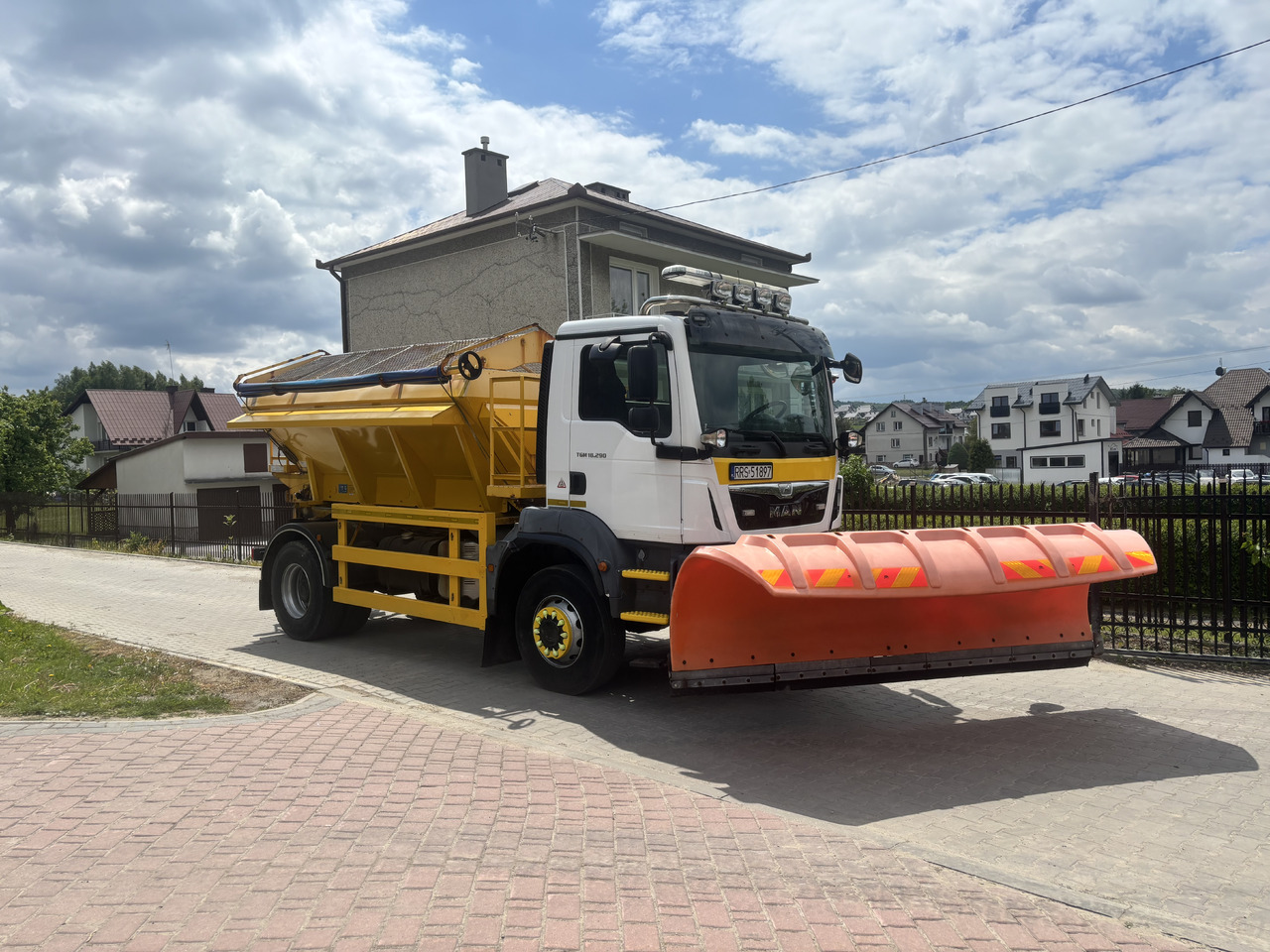 Leasing de MAN TGM 18.290 4X4BB GRITTER/SPREADER PLOUGH ECON MAN TGM 18.290 4X4BB GRITTER/SPREADER PLOUGH ECON: foto 12 Leasing de MAN TGM 18.290 4X4BB GRITTER/SPREADER PLOUGH ECON MAN TGM 18.290 4X4BB GRITTER/SPREADER PLOUGH ECON: foto 12