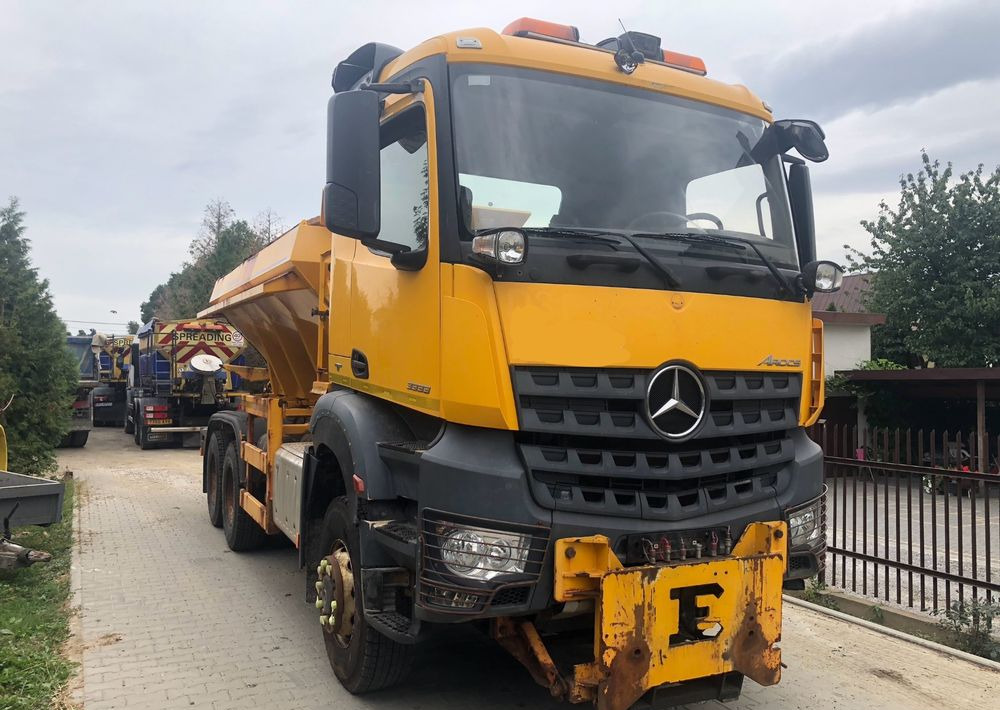 Mercedes-Benz Arocs 3333 6x6 piaskarka solarka econ pług schmidt - Máquina quitanieve: foto 1 Mercedes-Benz Arocs 3333 6x6 piaskarka solarka econ pług schmidt - Máquina quitanieve: foto 1