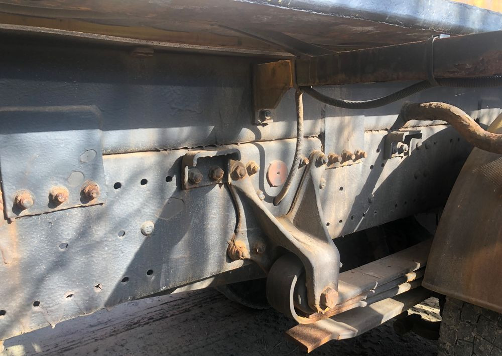 Máquina quitanieve Mercedes-Benz Mercedes Axor 1824 schmidt 4x2 pług piaskarka solarka: foto 12 Máquina quitanieve Mercedes-Benz Mercedes Axor 1824 schmidt 4x2 pług piaskarka solarka: foto 12