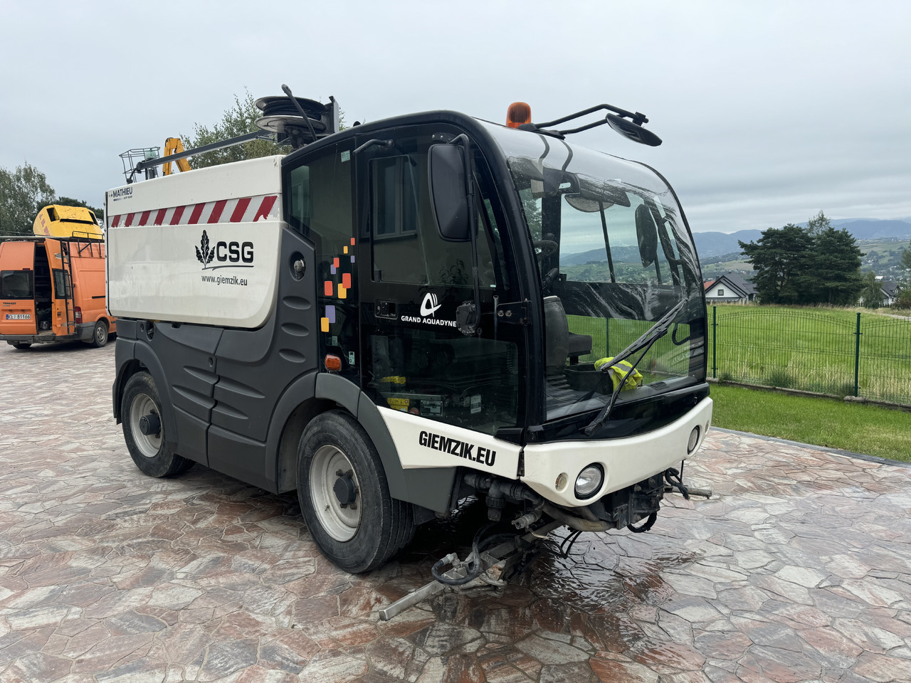 MATHIEU Grand Aquadyne 4000 water truck sprayer HP washer - Barredora vial: foto 1 MATHIEU Grand Aquadyne 4000 water truck sprayer HP washer - Barredora vial: foto 1