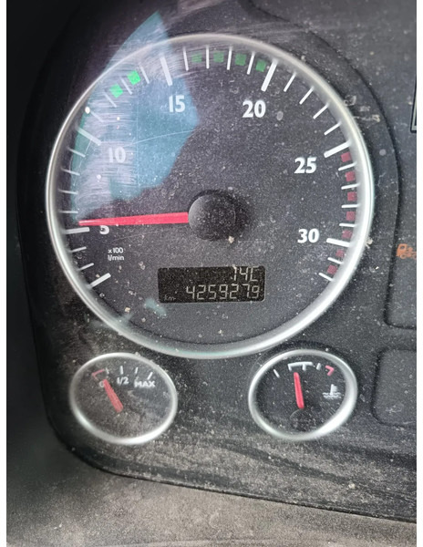 MAN TGX 33.680 V8 - Cabeza tractora: foto 3 MAN TGX 33.680 V8 - Cabeza tractora: foto 3